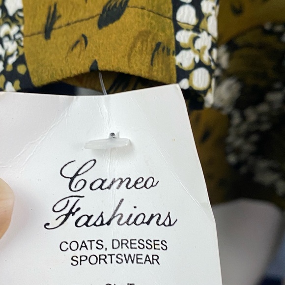 Lightweight Animal Print Blazer Like W/Shoulder Pads Sz 16. (SzXL) - Picture 5 of 8